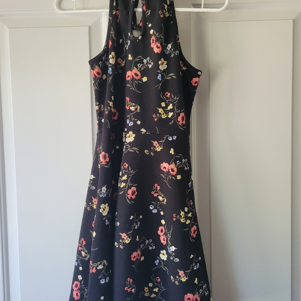 No boundaries floral dress size M (7-9)